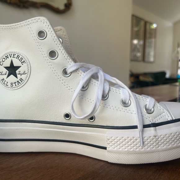 Converse Chuck Taylor All Star Platform White Leather High-Tops NWOT - Picture 2 of 16